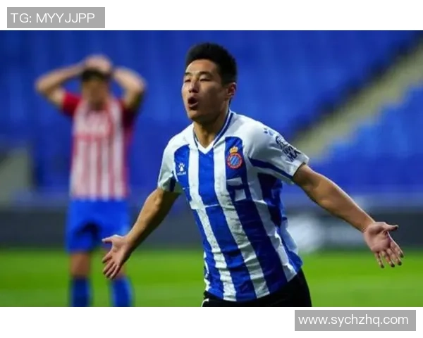 苏牙足球巨星女儿颜值惊艳网友 引发热议成为焦点人物 苏牙足球巨星女儿颜值惊艳网友 引发热议成为焦点人物