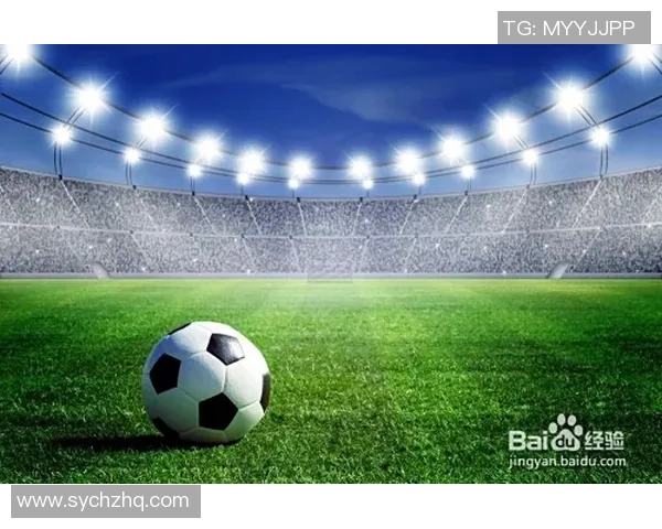 足球球星的手部魅力与球场风采融合展现